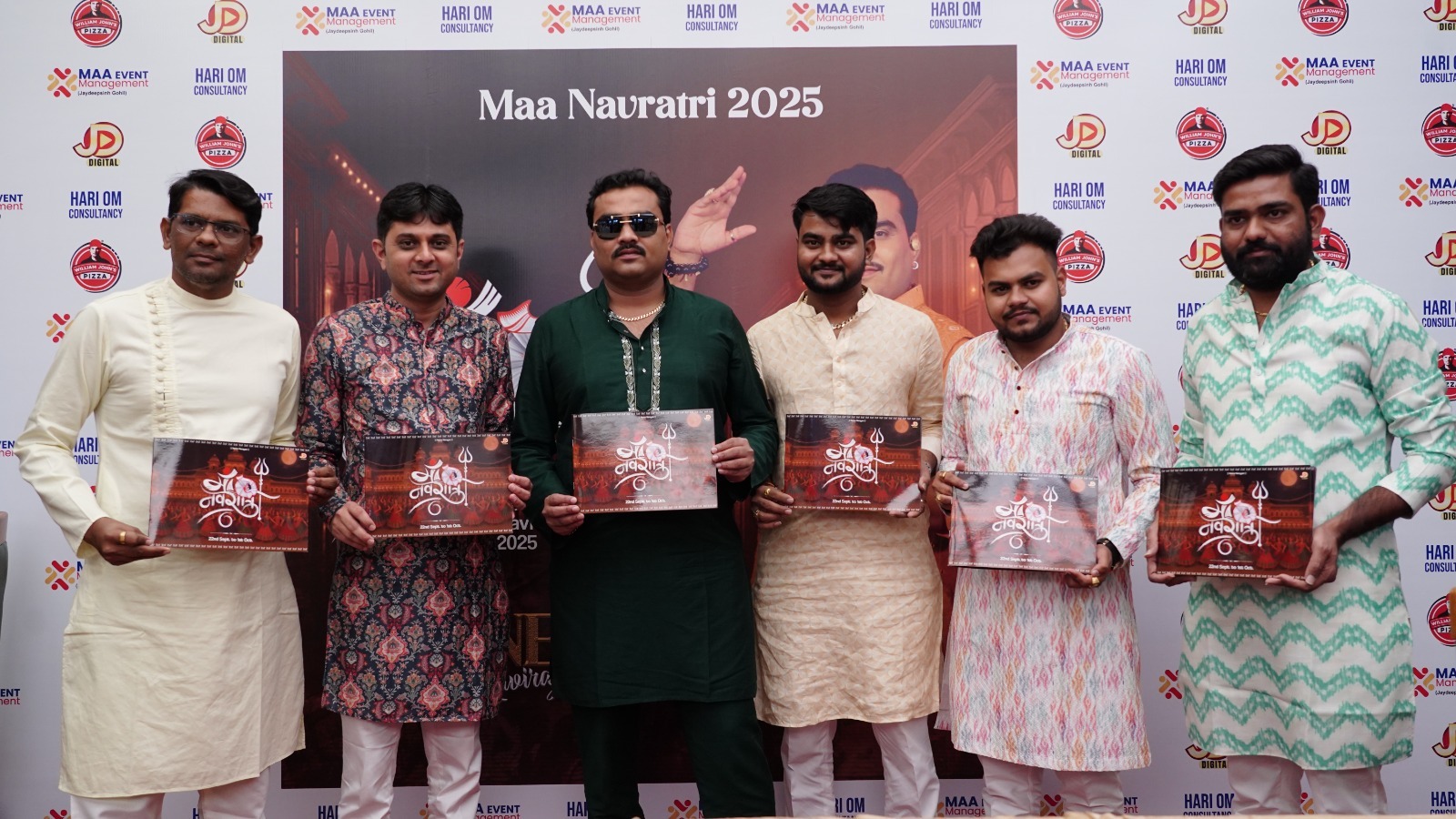 “માં ઇવેન્ટ મેનેજમેન્ટ અને હરિ ઓમ કન્સલ્ટન્સી લાવશે આ નવરાત્રિએ જીગ્નેશ કવિરાજ સાથે ગરબાની રમઝટ”